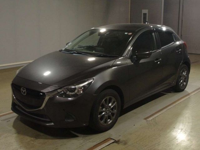 30015 Mazda Demio DJ3FS 2017 г. (TAA Hyogo)