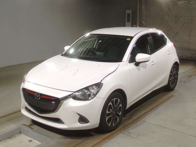 30015 Mazda Demio DJ5FS 2016 г. (TAA Kinki)