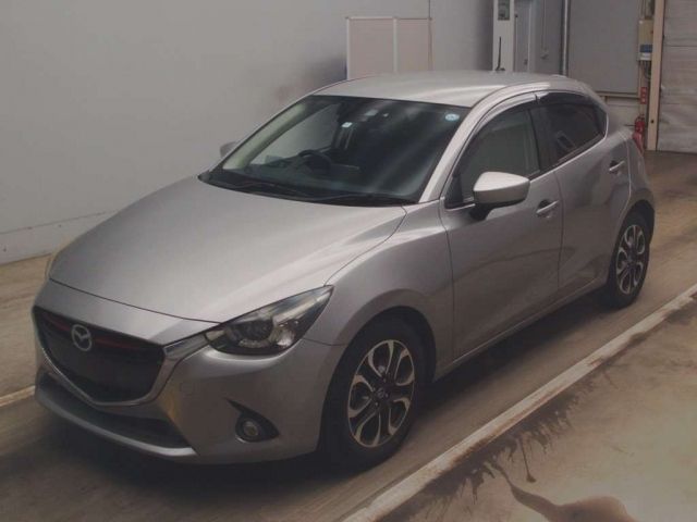 30047 Mazda Demio DJ5FS 2014 г. (TAA Kantou)