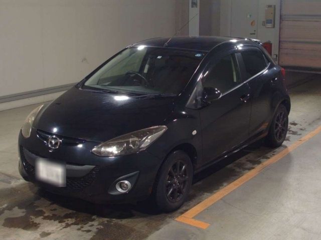 30056 Mazda Demio DEJFS 2013 г. (TAA Minami Kyushu)