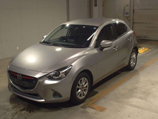 30057 Mazda Demio DJ5FS 2014 г. (TAA Kyushu)