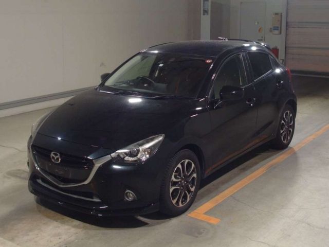 30082 Mazda Demio DJ5FS 2015 г. (TAA Minami Kyushu)