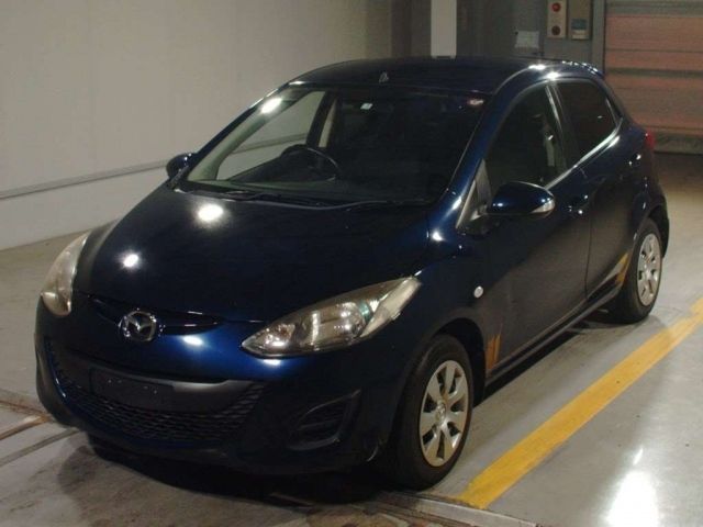 30401 Mazda Demio DEJFS 2013 г. (TAA Shikoku)