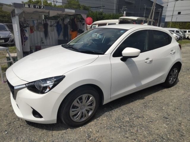 3146 Mazda Demio DJ3FS 2018 г. (LUM Fukuoka Nyusatsu)