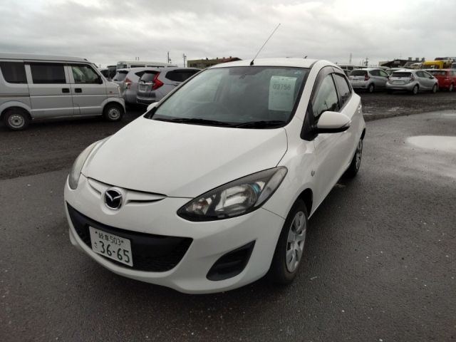 3756 Mazda Demio DEJFS 2013 г. (LUM Nagoya Nyusatsu)