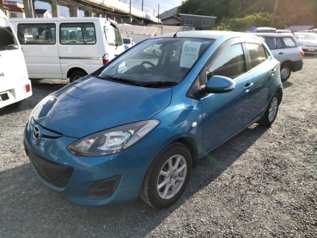 5791 Mazda Demio DEJFS 2012 г. (LUM Kobe Nyusatsu)