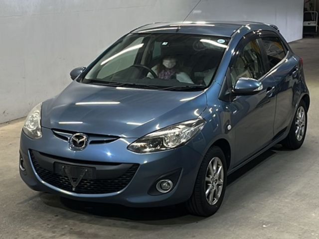 7029 Mazda Demio DEJFS 2013 г. (KCAA Fukuoka)