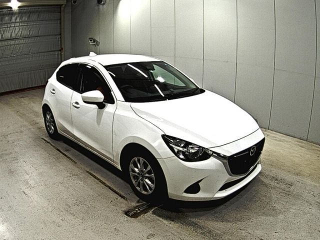 7073 Mazda Demio DJ5FS 2018 г. (LAA Okayama)