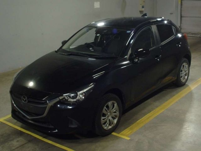 8042 Mazda Demio DJ3AS 2017 г. (TAA Hokkaido)