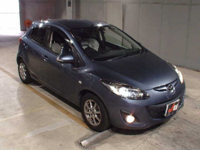 8102 Mazda Demio DEJFS 2013 г. (JU Fukuoka)