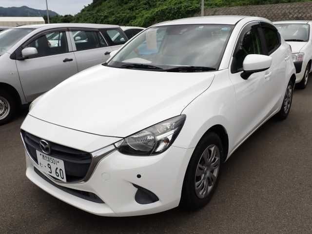 87 Mazda Demio DJ3FS 2016 г. (ORIX Fukuoka Nyusatsu)