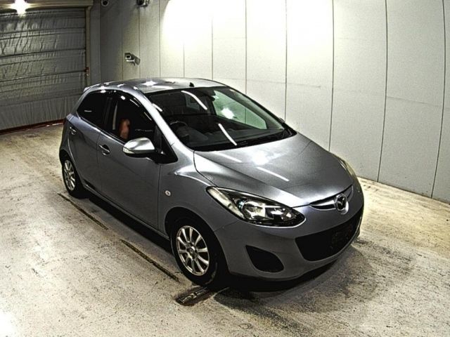 9061 Mazda Demio DEJFS 2012 г. (LAA Okayama)