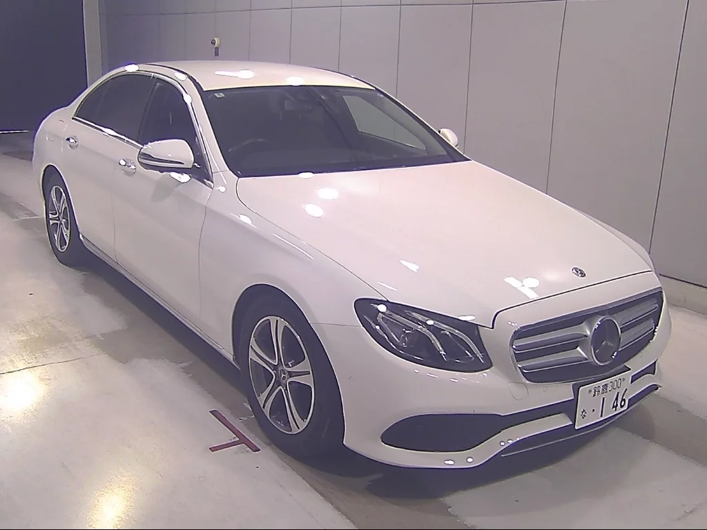 Mercedes-Benz E-Class 213004C 2018