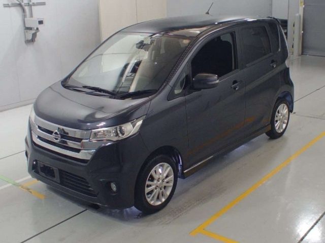 228 NISSAN DAYZ B21W 2014 г. (CAA Chubu)