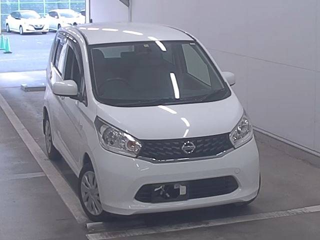 3004 NISSAN DAYZ B21W 2014 г. (NAA Fukuoka)