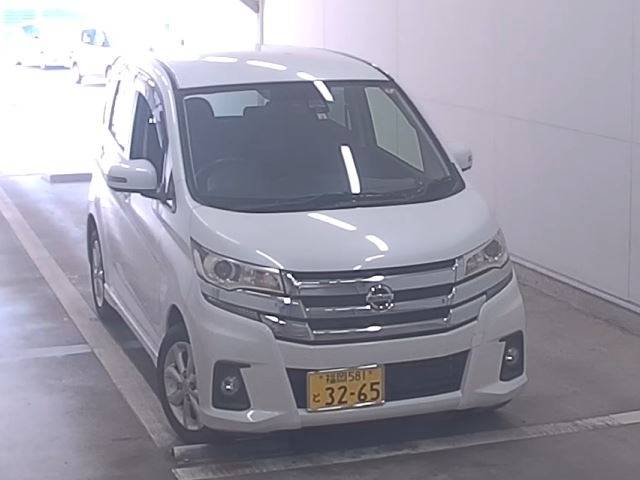 3540 NISSAN DAYZ B21W 2016 г. (NAA Fukuoka)