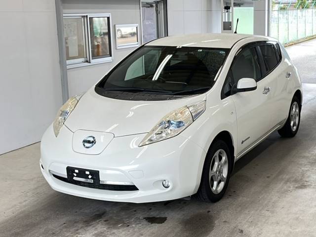 277 NISSAN LEAF AZE0 2014 г. (KCAA Minami Kyushu)