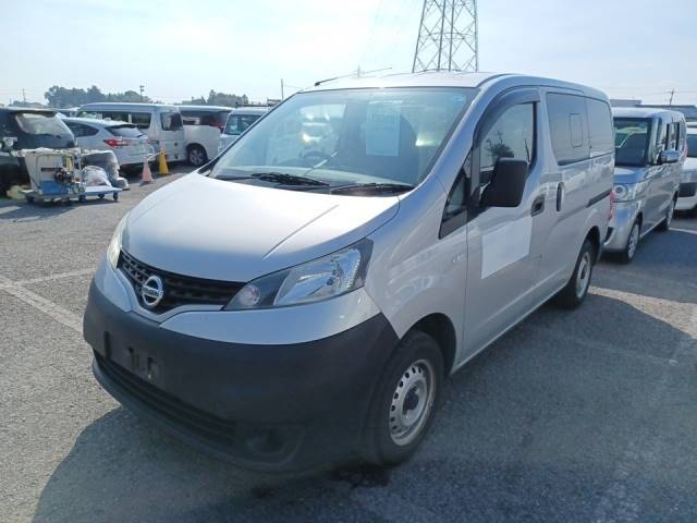 13028 NISSAN NV200 VM20 2018 г. (LUM Tokyo Nyusatsu)