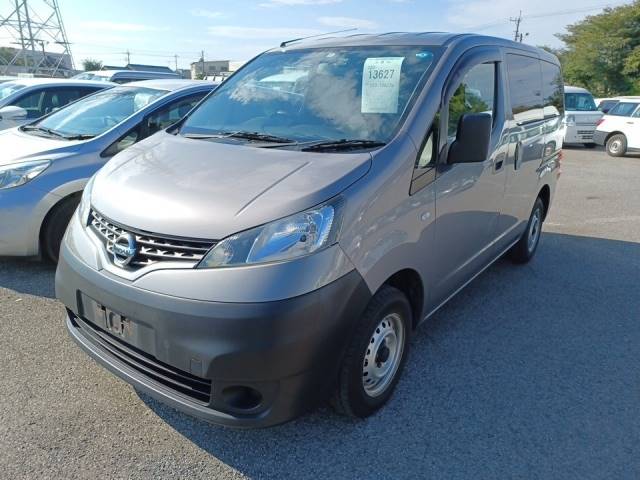 13627 NISSAN NV200 VM20 2018 г. (LUM Tokyo Nyusatsu)