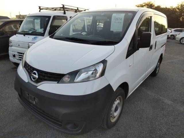 13974 NISSAN NV200 VM20 2018 г. (LUM Tokyo Nyusatsu)