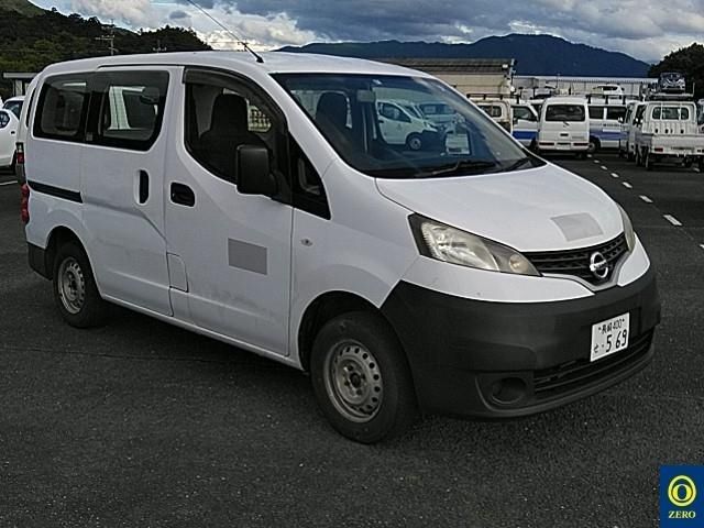 422 NISSAN NV200 VM20 2011 г. (ZERO Hakata)