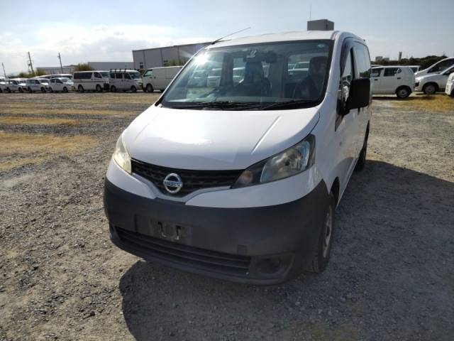 4588 NISSAN NV200 VM20 2015 г. (LUM Fukuoka Nyusatsu)