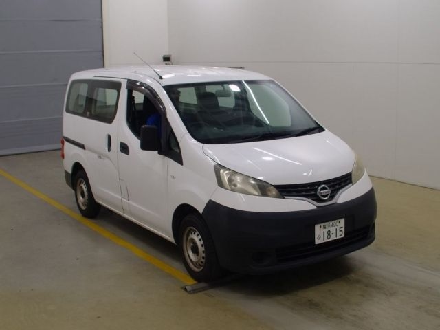 8623 NISSAN NV200 VM20 2013 г. (NAA Tokyo)