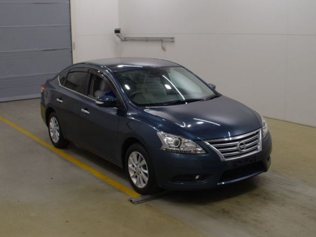 1077 NISSAN SYLPHY TB17 2018 г. (NAA Tokyo)