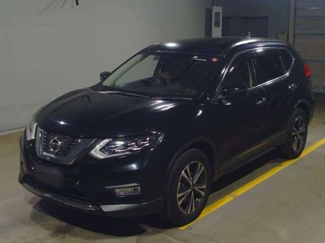 12426 NISSAN X-TRAIL NT32 2017 г. (TAA Yokohama)