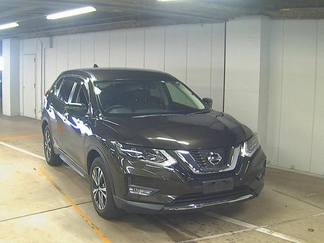 751 NISSAN X-TRAIL T32 2018 г. (ZIP Osaka)