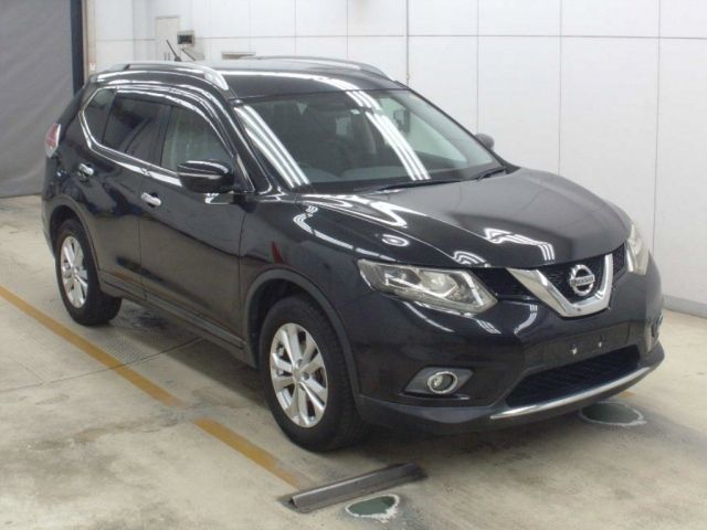 100 NISSAN X-TRAIL NT32 2014 г. (NAA Osaka)