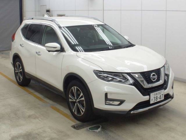 9 NISSAN X-TRAIL NT32 2017 г. (NAA Osaka)