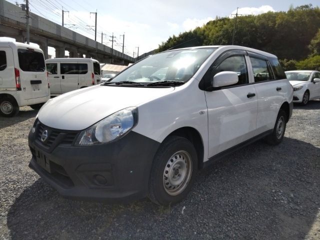 8003 Nissan Ad VZNY12 2017 г. (LUM Kobe Nyusatsu)