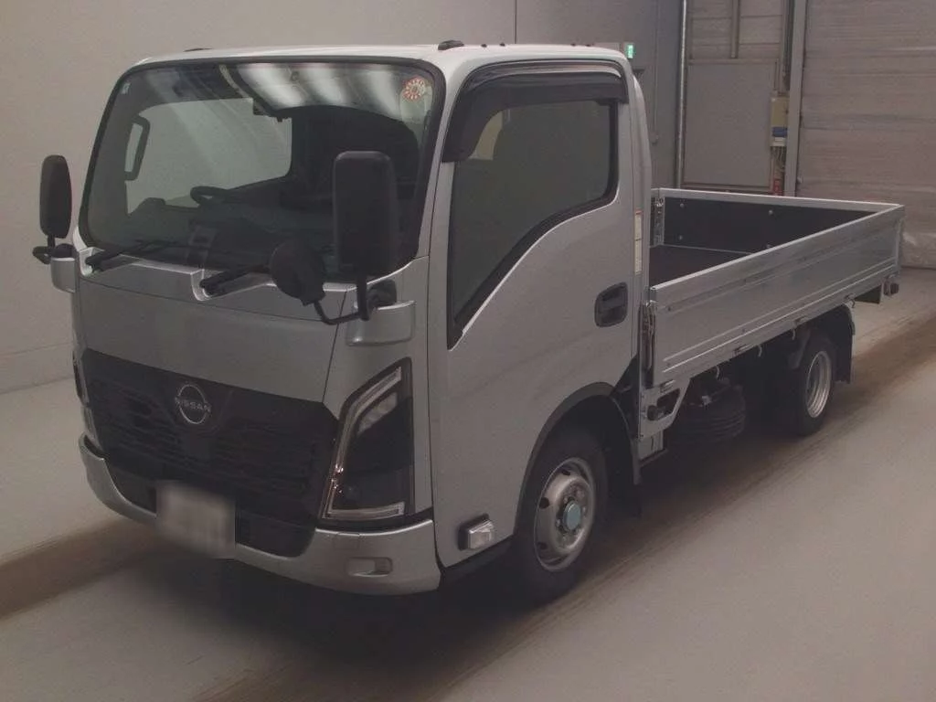 Nissan Atlas AHR87AF 2025
