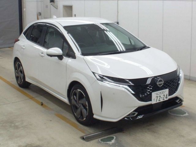 1005 Nissan Aura FSNE13 2022 г. (NAA Osaka)