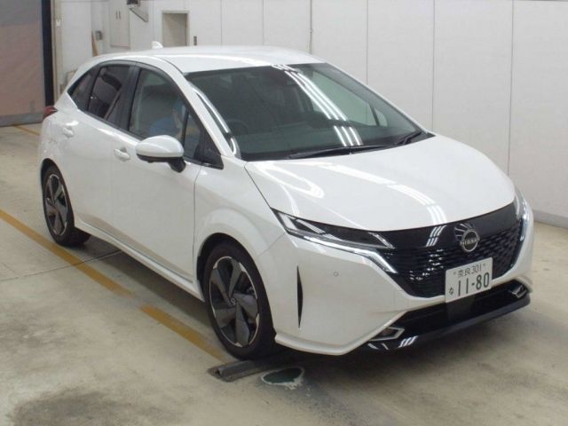 1061 Nissan Aura FE13 2023 г. (NAA Osaka)