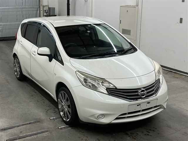 10025 Nissan Note E12 2012 г. (MIRIVE Saitama)