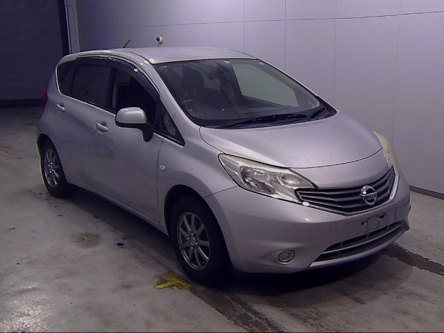 10042 Nissan Note E12 2013 г. (Honda Tokyo)