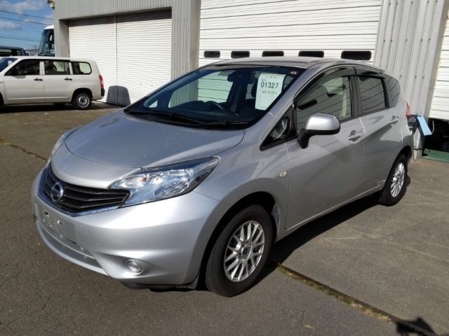 1327 Nissan Note NE12 2014 г. (LUM Hokkaido Nyusatsu)