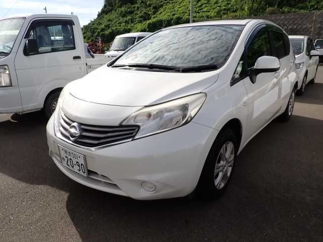 15 Nissan Note E12 2013 г. (ORIX Fukuoka Nyusatsu)