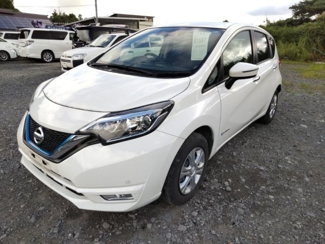 1597 Nissan Note SNE12 2020 г. (LUM Tokyo Nyusatsu)