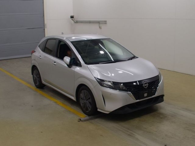 2013 Nissan Note E13 2021 г. (NAA Tokyo)