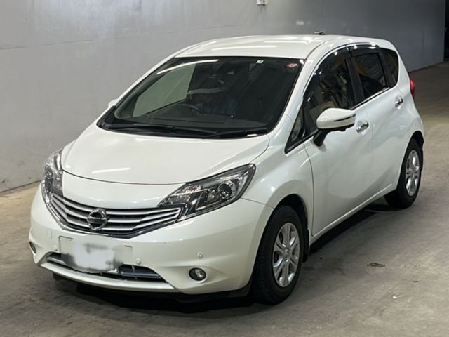 3090 Nissan Note E12 2015 г. (KCAA Fukuoka)