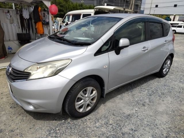 3126 Nissan Note E12 2013 г. (LUM Fukuoka Nyusatsu)