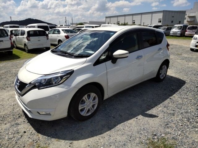 3590 Nissan Note E12 2018 г. (LUM Fukuoka Nyusatsu)