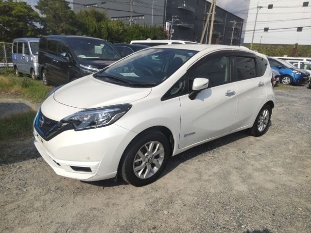 3904 Nissan Note HE12 2018 г. (LUM Fukuoka Nyusatsu)