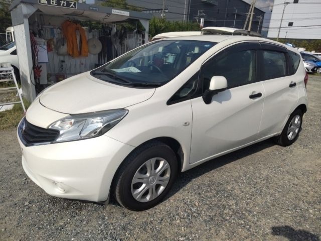 3908 Nissan Note E12 2014 г. (LUM Fukuoka Nyusatsu)