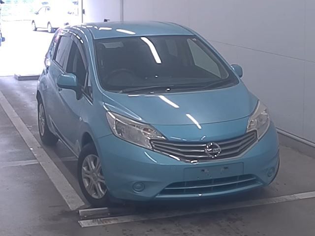 4098 Nissan Note E12 2013 г. (NAA Fukuoka)