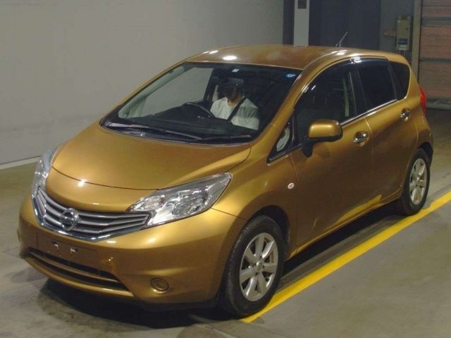 4110 Nissan Note E12 2013 г. (TAA Yokohama)