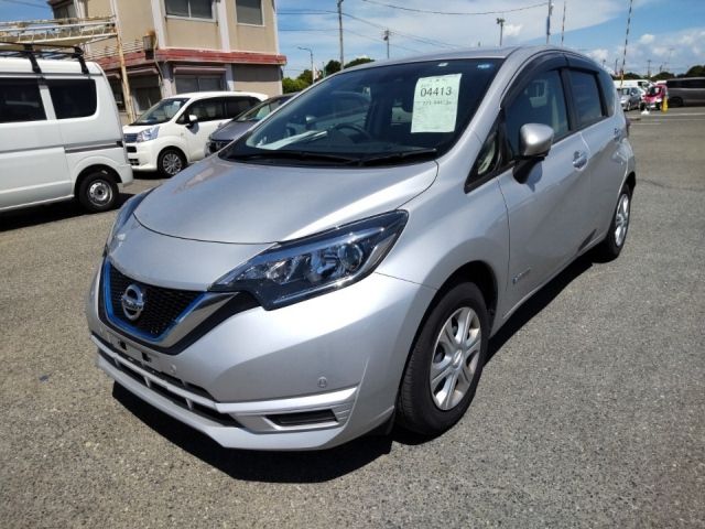 4413 Nissan Note HE12 2018 г. (LUM Kobe Nyusatsu)